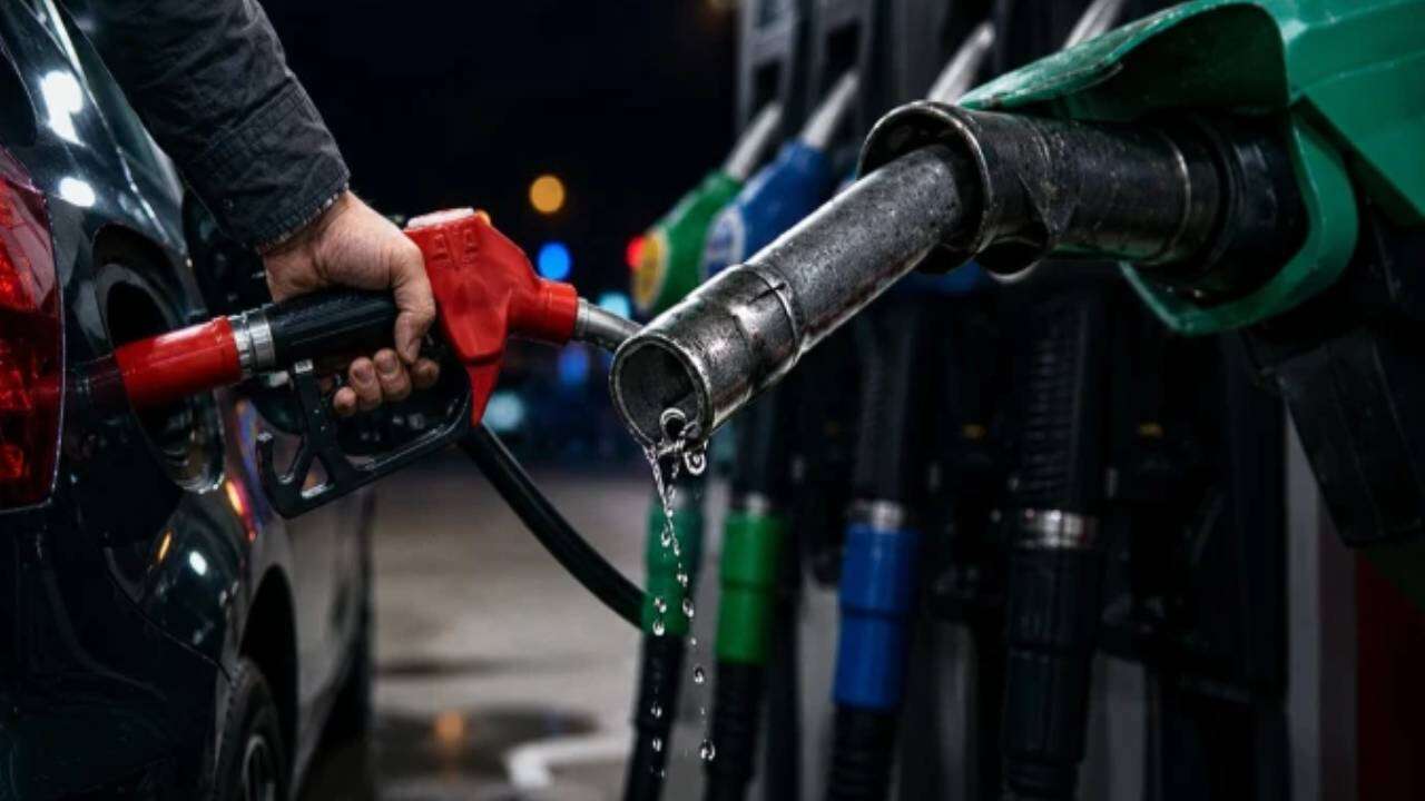Benzin ve motorinde 'Eşel Mobil' depremi: 1 Ekim sabahı pompada tarihi zam geliyor! 7